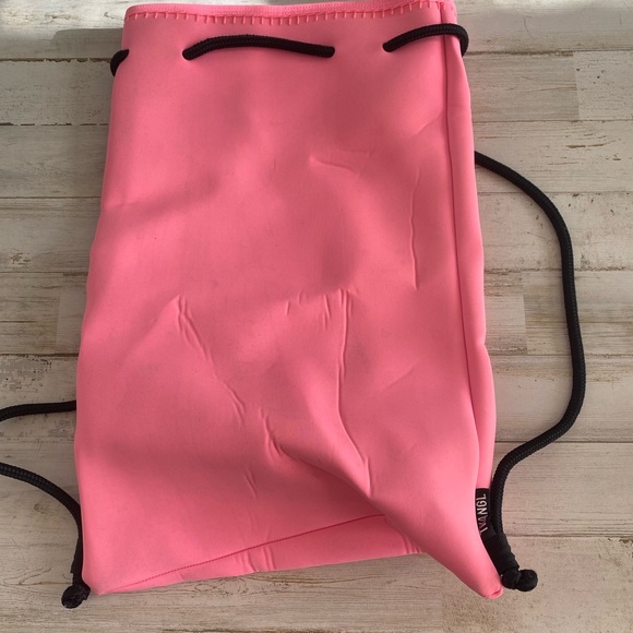 Triangl Drawstring Bag - Picture 1 of 4